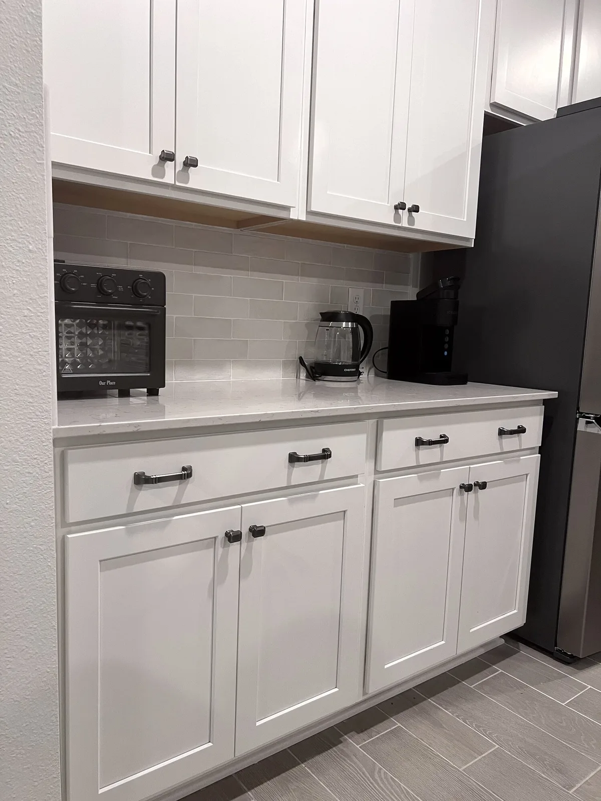 Wide view of the finished kitchen backsplash