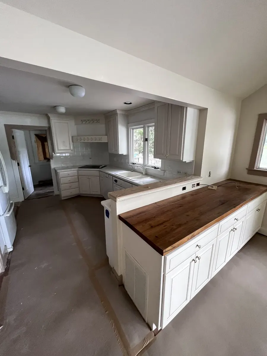Kitchen Countertops & Backsplash before the work