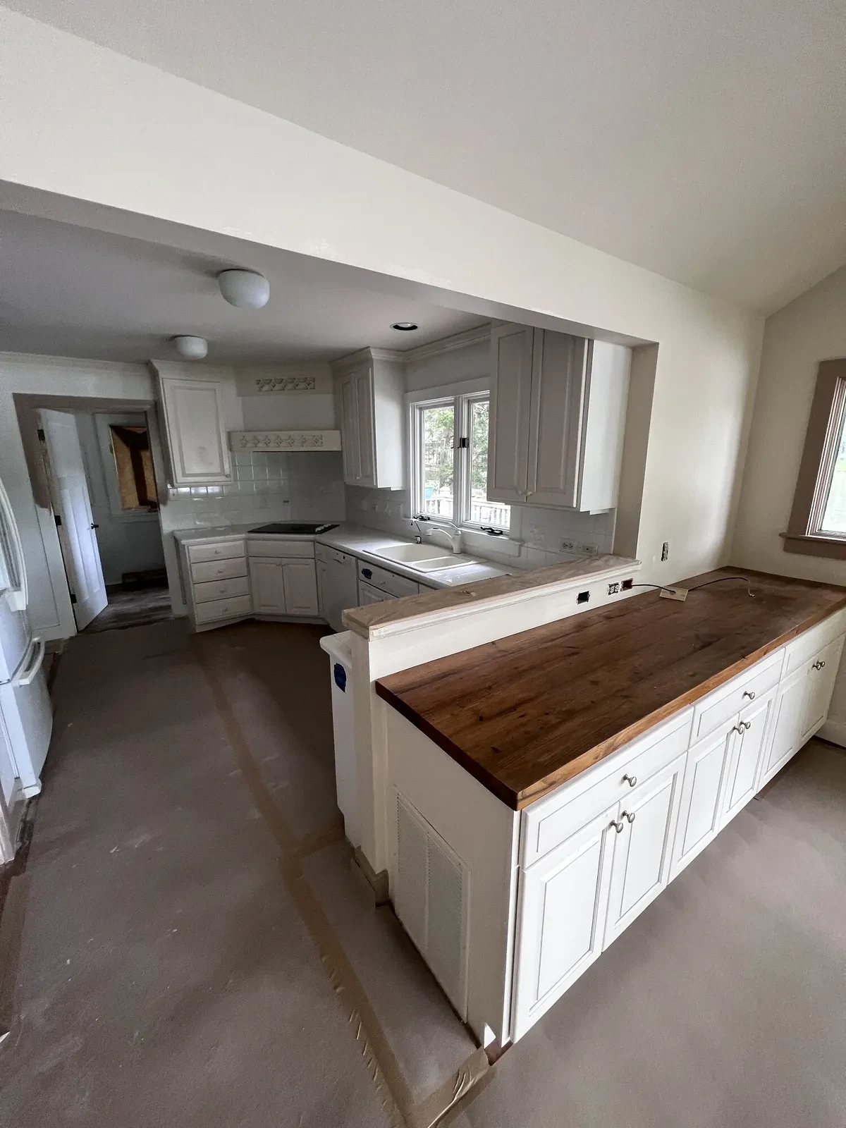 Kitchen Countertops & Backsplash before the work