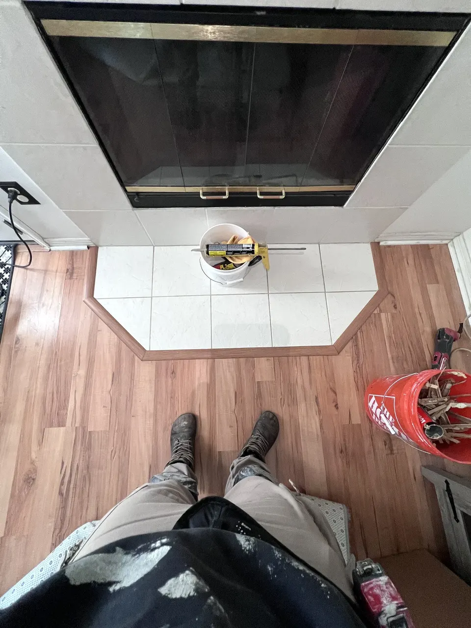 Finished laminate flooring transition in a Jacksonville doorway